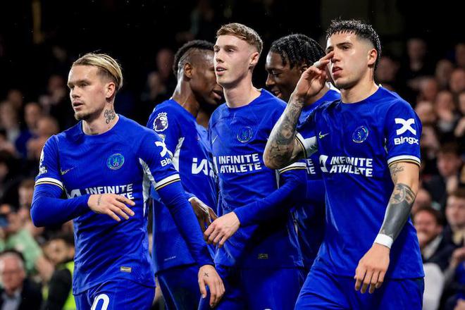 战术调整引爆全场！，浓眉哥意外战胜切尔西比赛高潮迭起(战至巅峰最新一期)